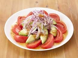 アボカドとトマトサラダ